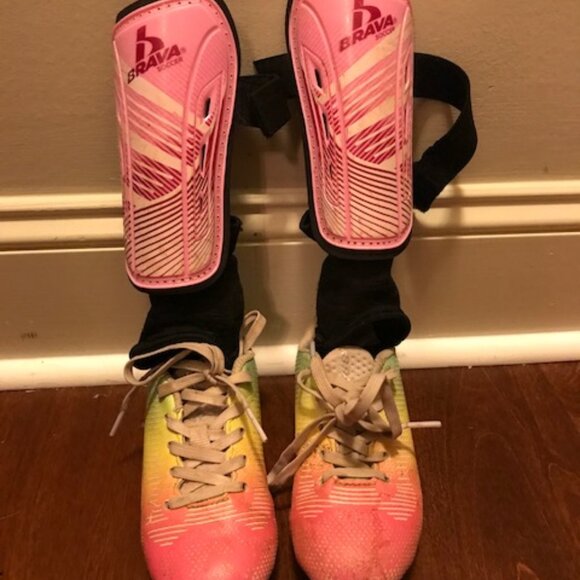 Brava Rainbow Soccer Cleats Size 10 and Pink Shinguards Bundle - Picture 1 of 8